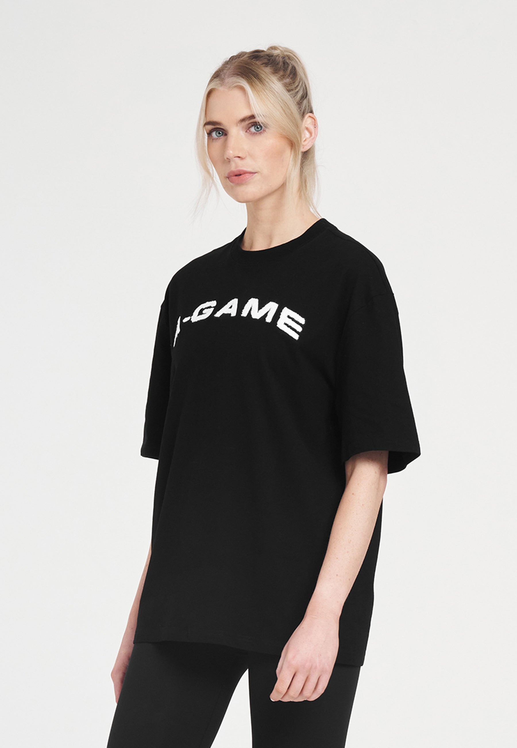 T-shirt rilassata con logo in ciniglia da donna A-Game - Nera
