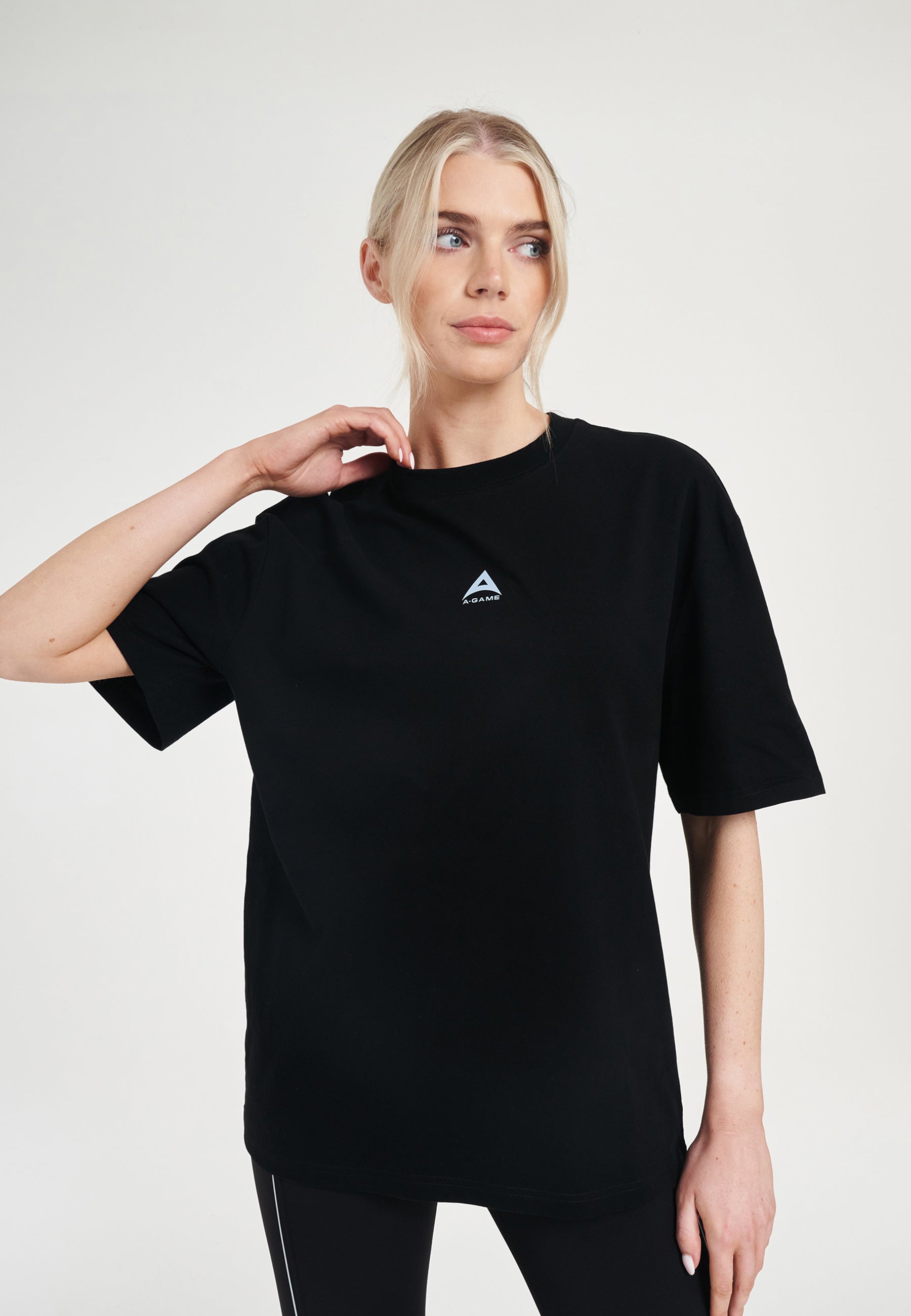 T-shirt rilassata con grafica A-Game Star da donna - Nera