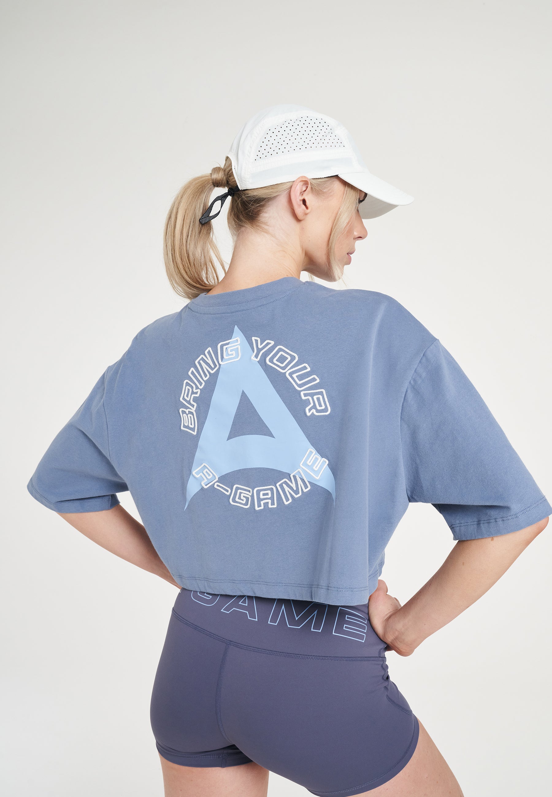 T-SHIRT COURT DÉCONTRACTÉ APPORTEZ VOTRE A-GAME POUR FEMMES - BLEU ÉLÉMENTAIRE